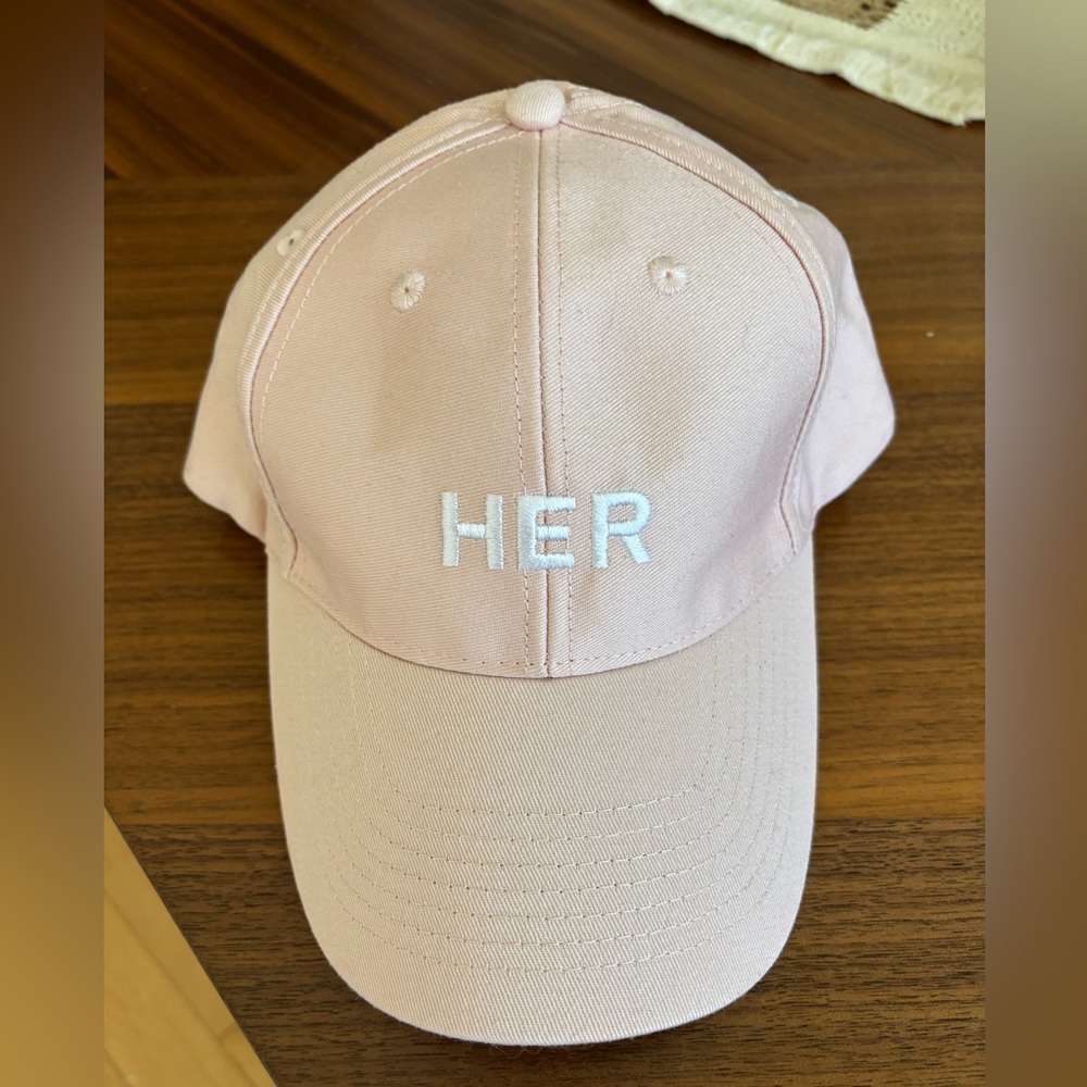 New Burberry Her Soft Pink Cap